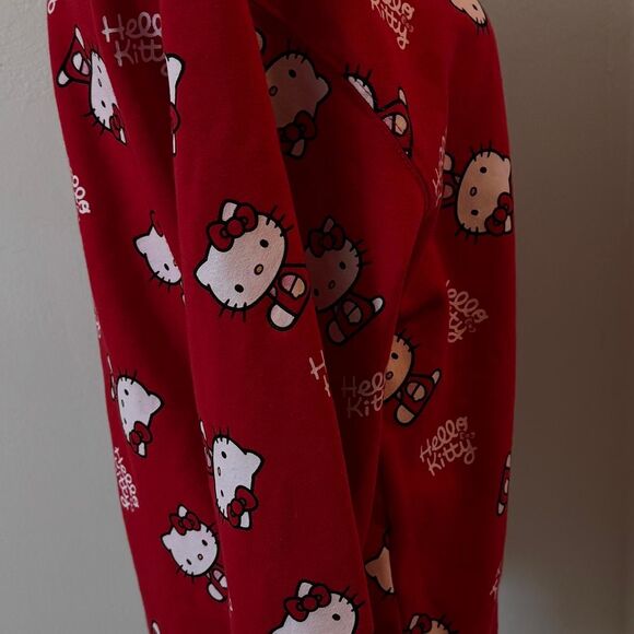 Sanrio Hello Kitty Women's Red and White Sweatshirt RN#115665 Size Medium - Picture 2 of 8
